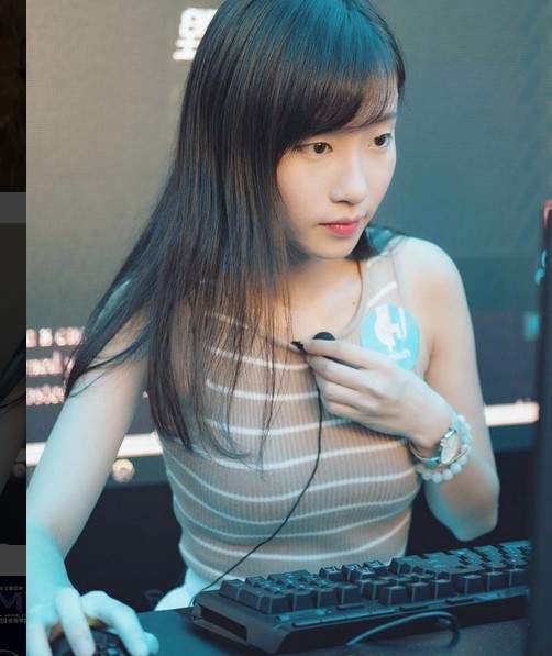 《美少女实况主葱葱》 让网友称为香港猫天?