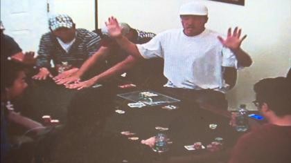 匪夷所思的家庭扑克局被抢劫了！