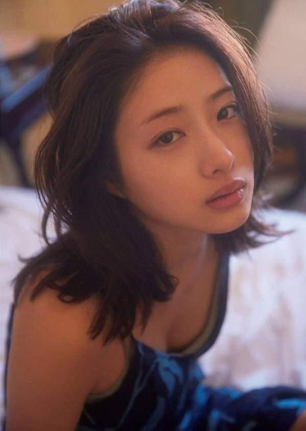 石原里美出道15年纪念写真集 满载30岁的女神魅力