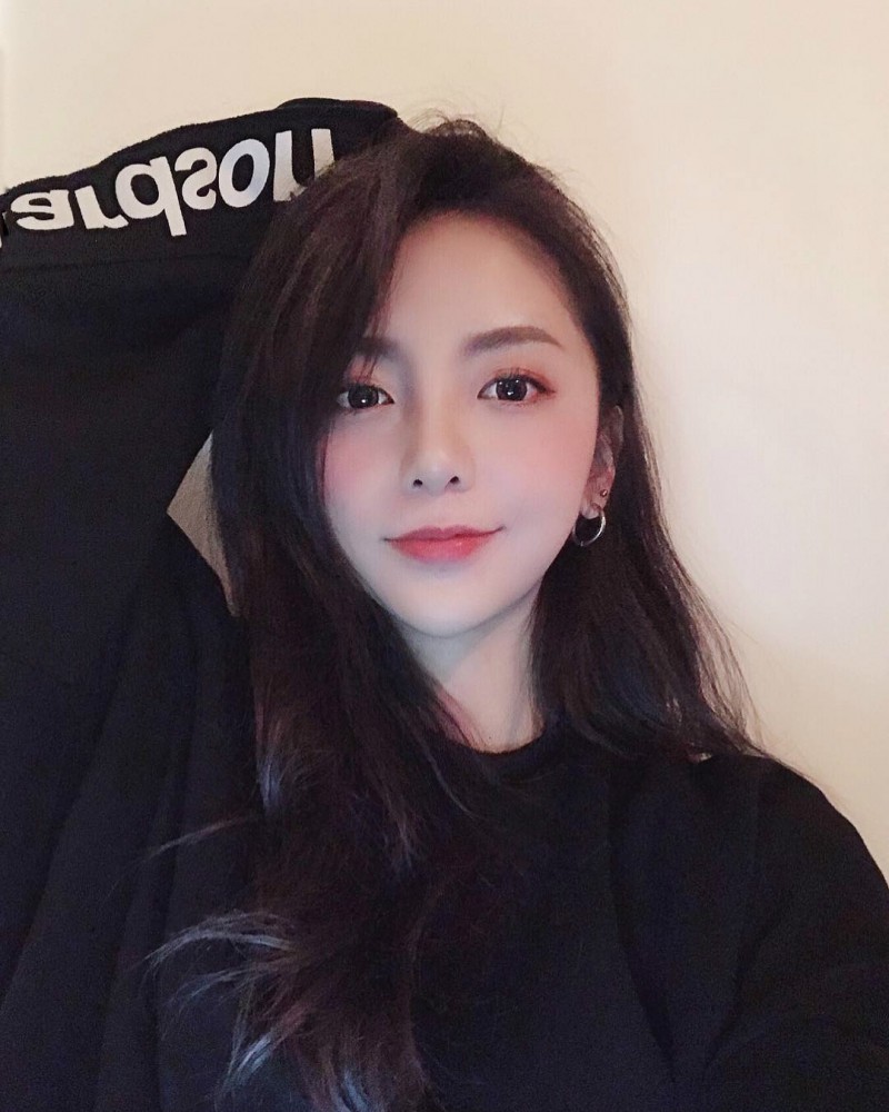 【6upoker】台湾美女正妹彤彤 与10年前相比越来越有女人味