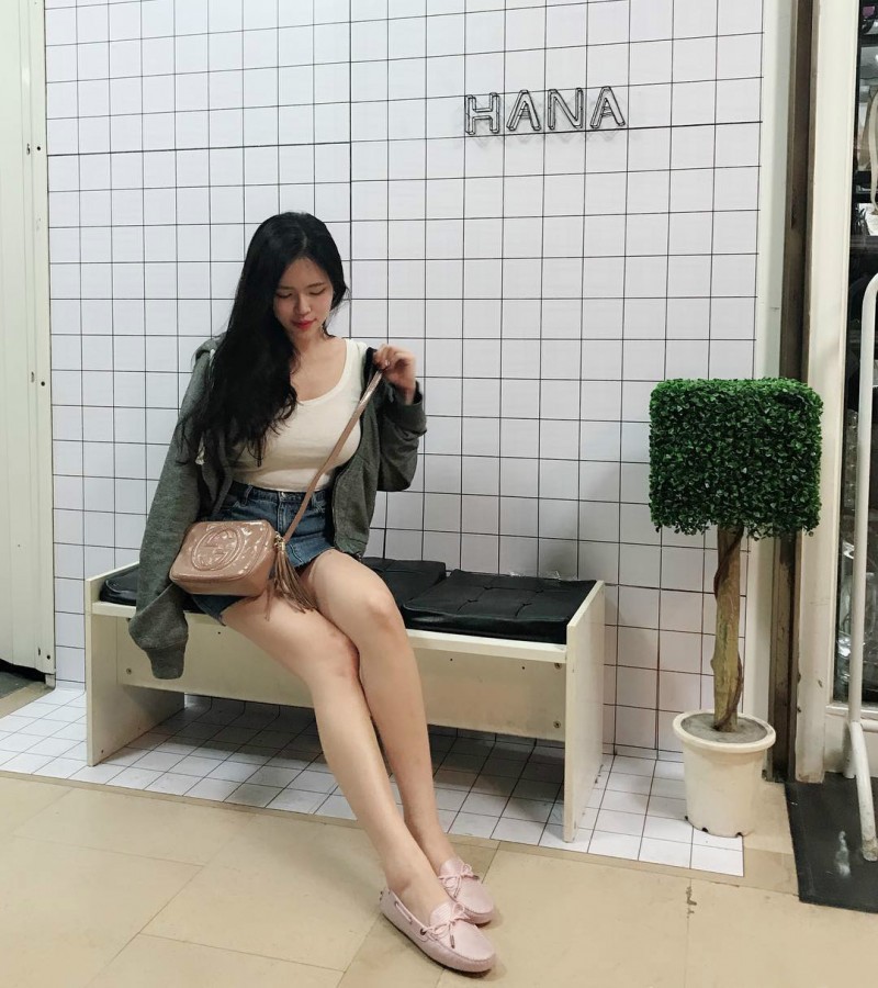 【6upoker】长荣正妹空姐Jessica Liu 脱下潜水服美乳深沟令人血脉喷张