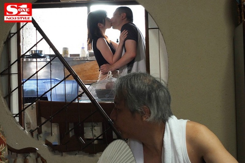 SSNI-606:H罩杯巨乳人妻「奥田咲」就这样背着老公把这小鲜肉给吃了! 【6upoker】SSNI-606:H罩杯巨乳人妻「奥田咲」就这样背着老公把这小鲜肉给吃了!