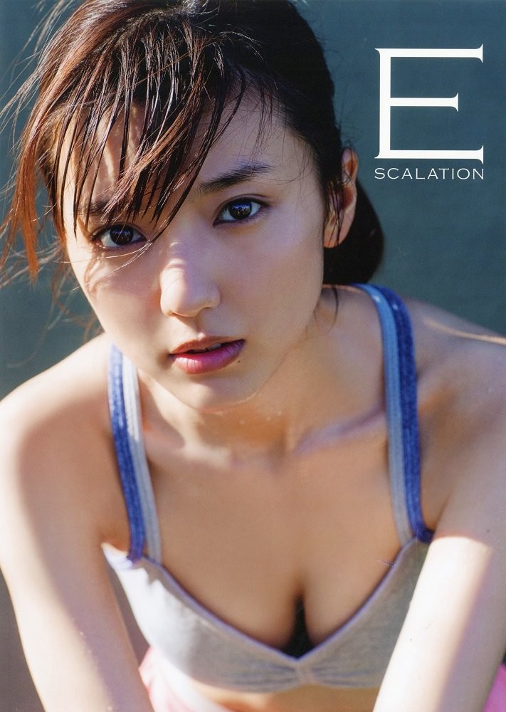 世新美女真野惠里菜 骨感美乳新定义