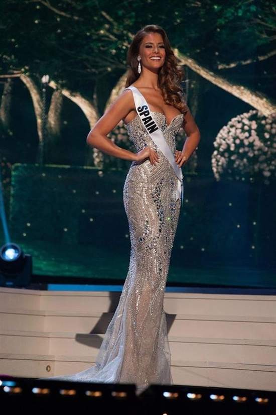 《2015环球小姐决赛》，最美的那位就？