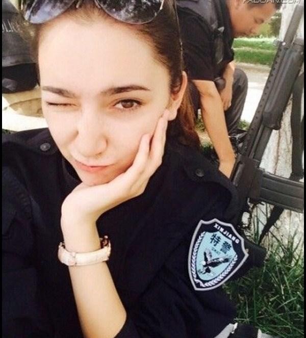 新疆反恐特警女神美艳绝伦