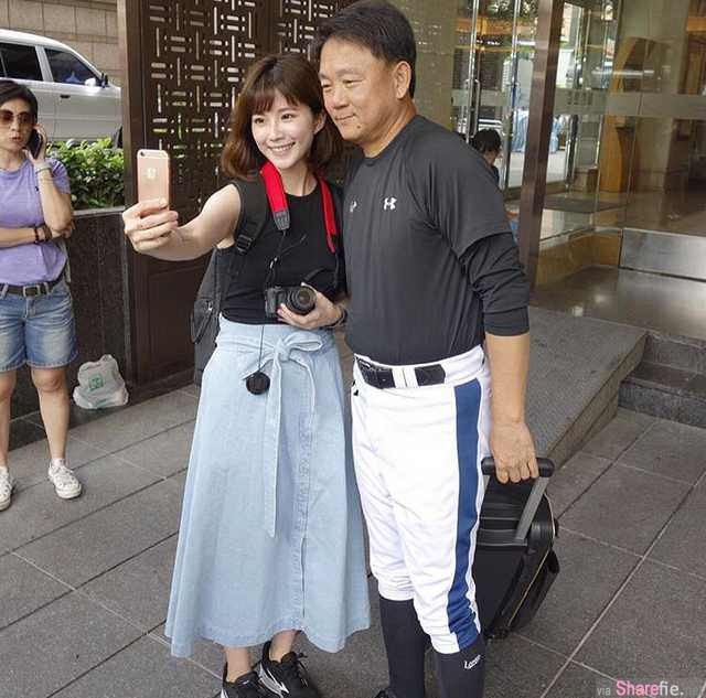 【6upoker】女球迷正妹李宛静 遭摄影师狂拍尴尬表情超可爱