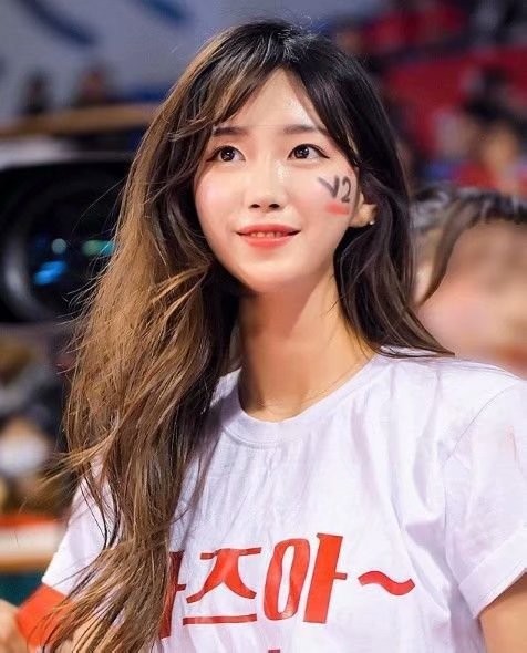 韩国球迷正妹 啦啦队美女甜美笑容令人暴动