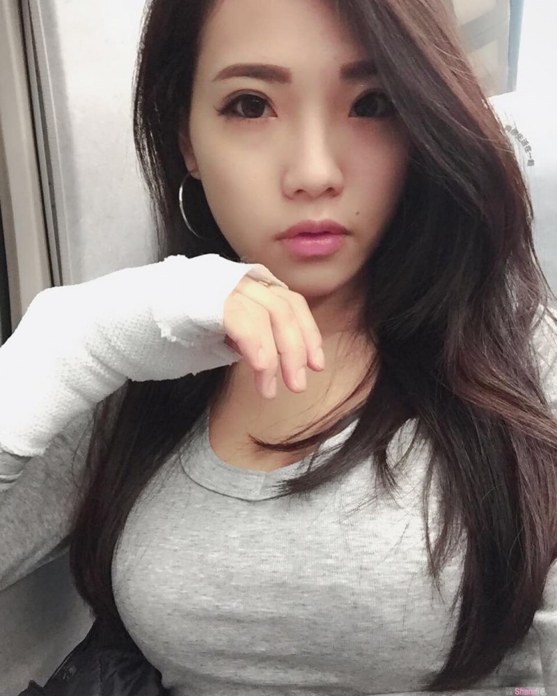 【6upoker】制服正妹Nellie黄淑萌 性感比基尼令人想犯规