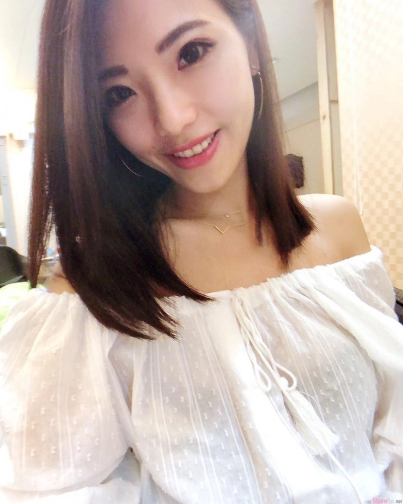 【6upoker】制服正妹Nellie黄淑萌 性感比基尼令人想犯规