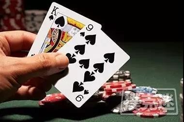 德州扑克中拿到同花色的起手牌，你该怎么打？