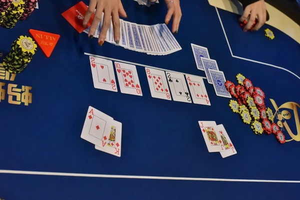 【6upoker】泰山杯|主赛事泡沫诞生!胡笑源领跑30人晋级!