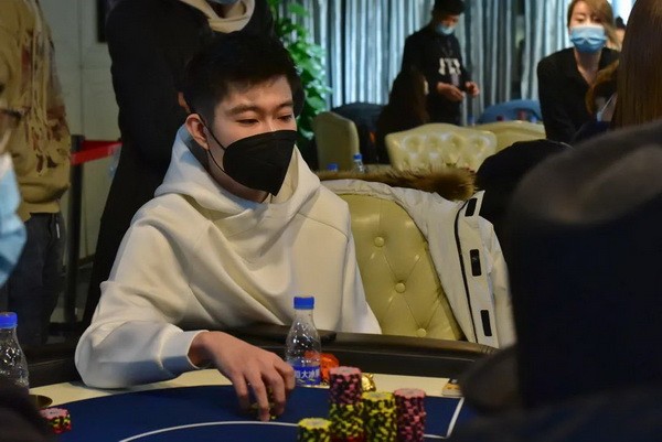 【6upoker】泰山杯|主赛事泡沫诞生!胡笑源领跑30人晋级!