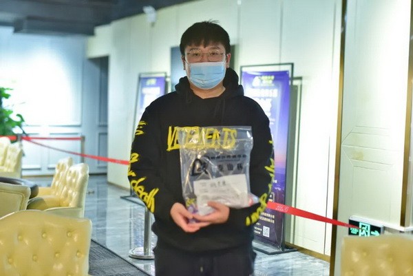 【6upoker】泰山杯|主赛事泡沫诞生!胡笑源领跑30人晋级!