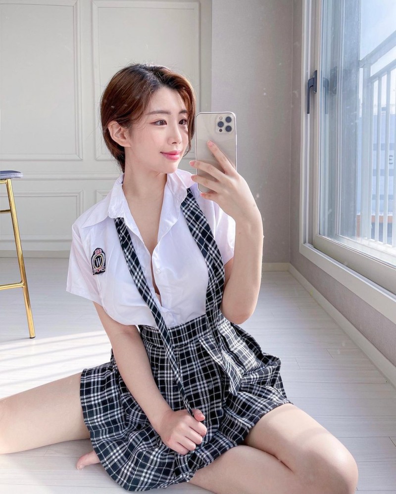 【6upoker】捕获野生「极品小姊姊」饱满身材视角!高颜值甜美外型令人陶醉