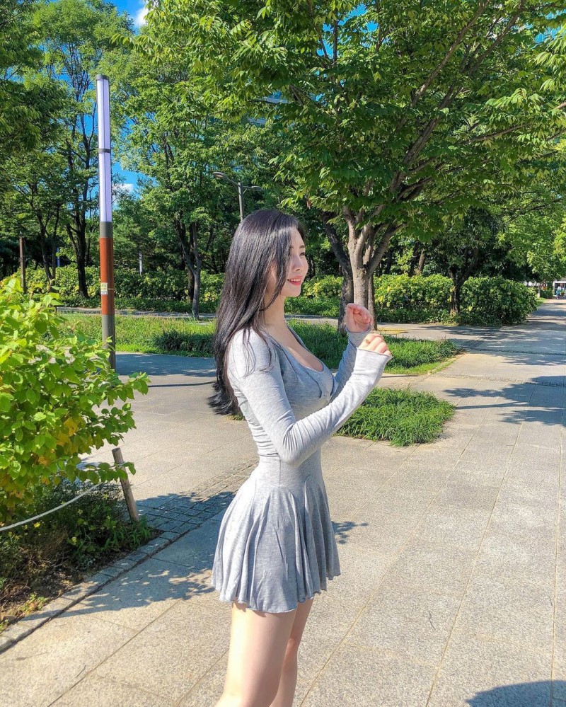 【6upoker】捕获野生「极品小姊姊」饱满身材视角!高颜值甜美外型令人陶醉