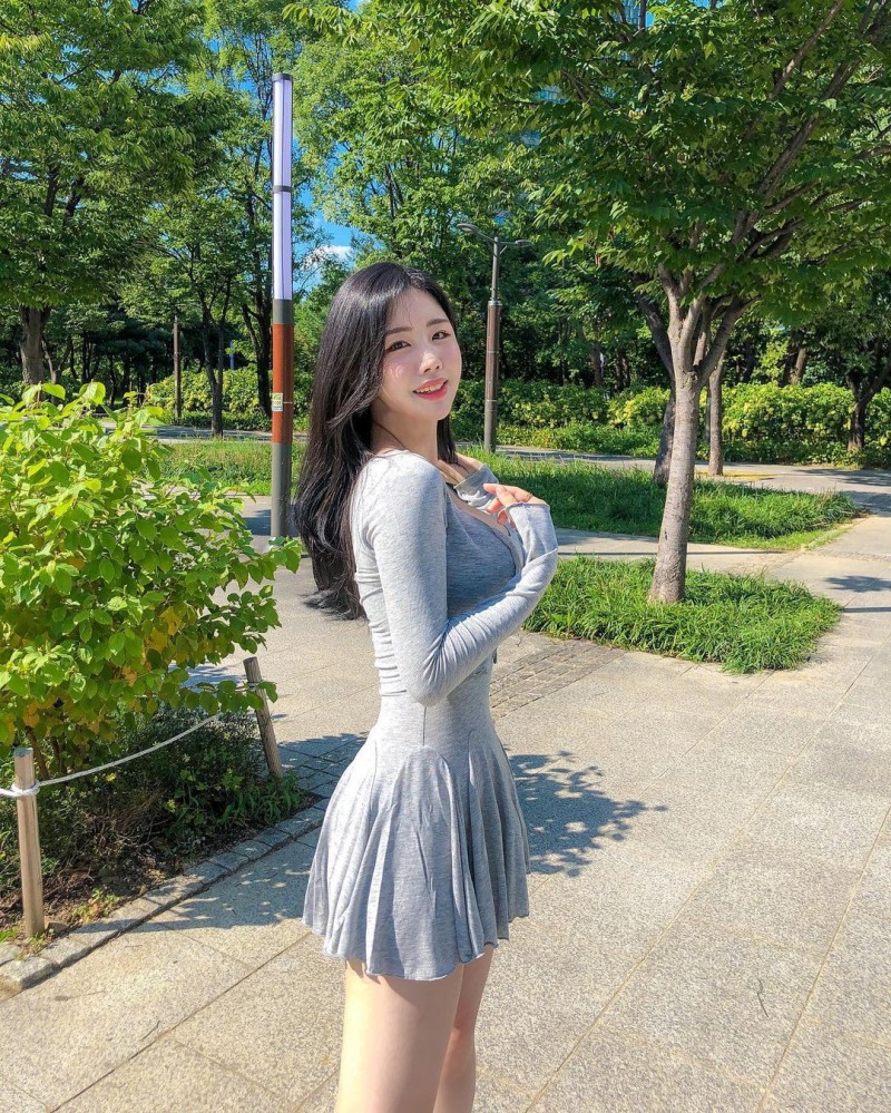 【6upoker】捕获野生「极品小姊姊」饱满身材视角!高颜值甜美外型令人陶醉