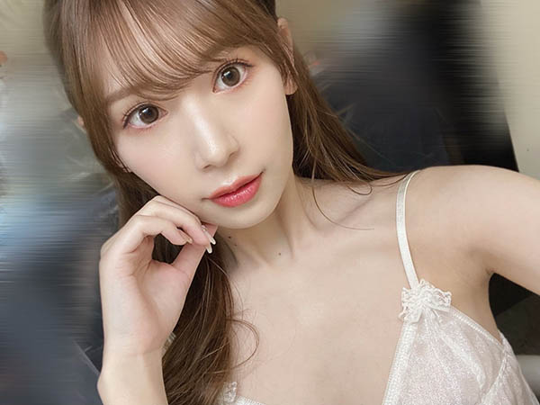 【6upoker】只用口算出轨吗?「明里つむぎ」搞上未婚夫的好友,从嘴巴开始最后被中出!