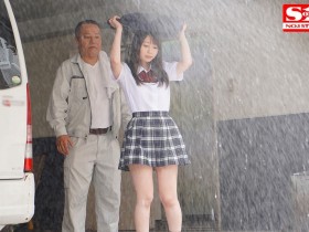 【6upoker】SSNI-890 :全身都淋湿的巨乳女学生梦乃爱华被住硬上上瘾.