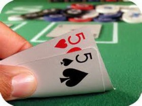 【6upoker】德州扑克小口袋对子如何游戏翻后？