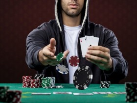 【6upoker】遇到跟注站该怎么办?