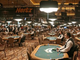 【6upoker】​现在是网络扑克最好赚钱的日子!