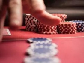 【6upoker】德州扑克是心理战or牌理战？那得看你跟谁玩！
