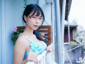 【6upoker】純天然H罩杯!甜美正妹「何何」假期大解放,「豐滿美體」不私藏