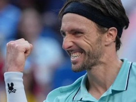 大发体育-林德克内赫与表弟瓦舍罗一同晋级半决赛,大发助力你的致富之路!