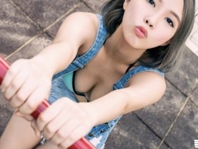 【6upoker】太正了!「地方的公園」驚見正妹「著內衣玩單槓」好胸猛!路人都不知道眼睛該擺哪啦~