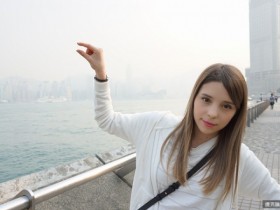 【6upoker】混血正妹求ps太陽在手裡 不能免俗的被惡搞啦!