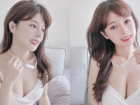 【6upoker】正妹「小花姐接」深V裝放送乳溝,「白嫩酥胸」造型太挑逗!
