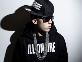 【6upoker】嘻哈界最狂!把大把鈔票當裝飾 名錶喜歡?送你啦!