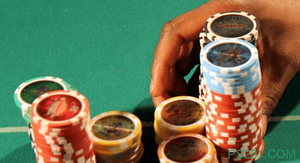 德州扑克 【6upoker】牌局分析:AA,转牌圈拿到暗三条,如何游戏?