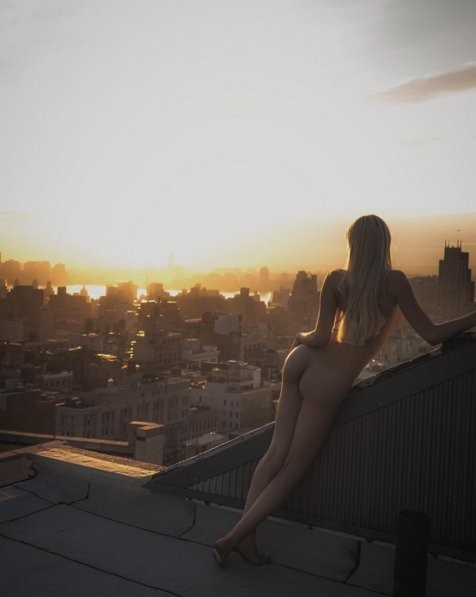 日本摄影师「纽约屋顶裸女」美图赏