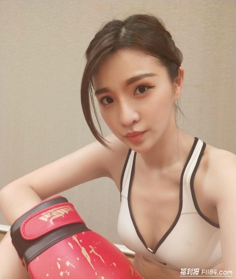 【6upoker】今日妹子图20200315：健康的麦芽色show girl夏小芯！