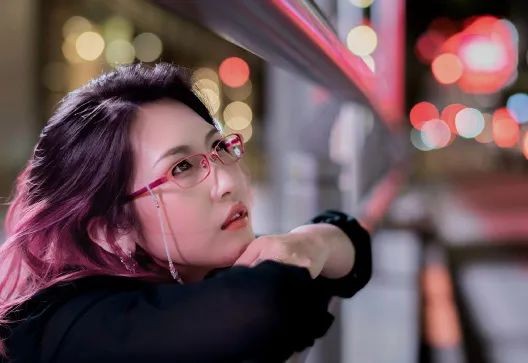 【6upoker】奇葩女演员铃木莉子 铃木リズ成为业界导演拍作品