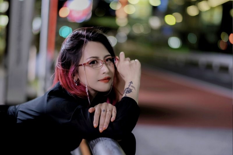 【6upoker】奇葩女演员铃木莉子 铃木リズ成为业界导演拍作品