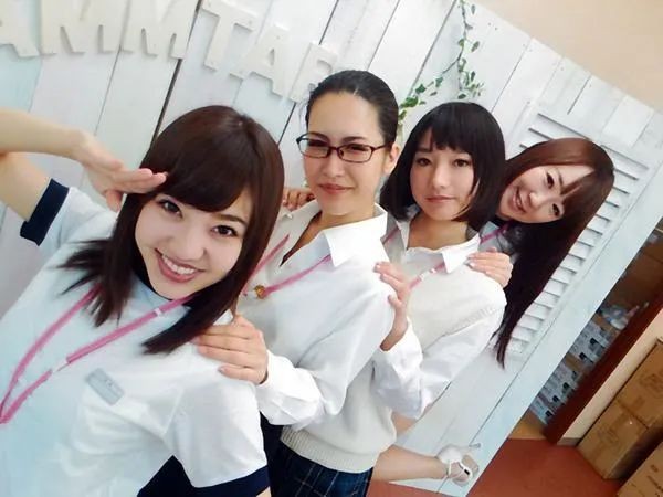 【6upoker】奇葩女演员铃木莉子 铃木リズ成为业界导演拍作品