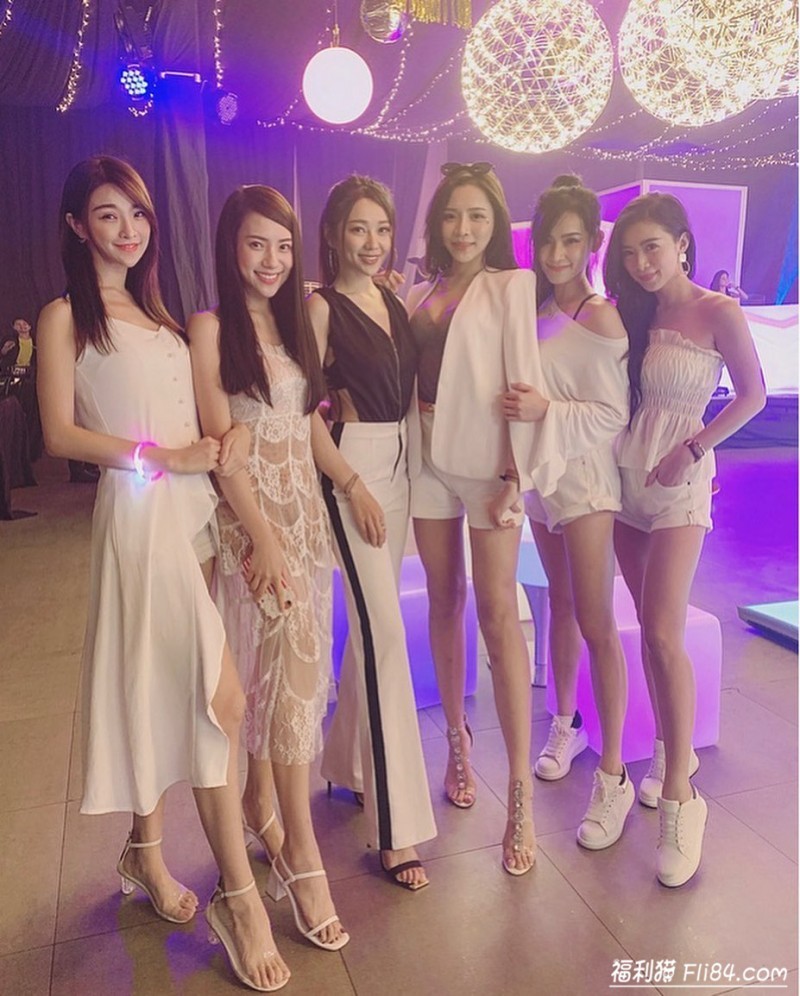 【6upoker】今日妹子图20200315：健康的麦芽色show girl夏小芯！