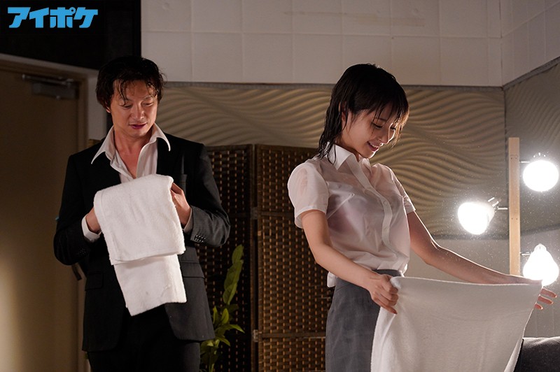 【6upoker】女上司“桃乃木かな”和童贞下属被台风困住 只能好心帮他破处