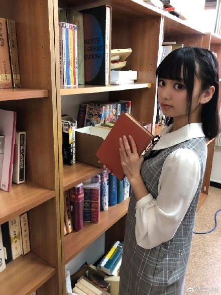 萌波铃IPX-501 文艺美少女在图书馆撩倒男生