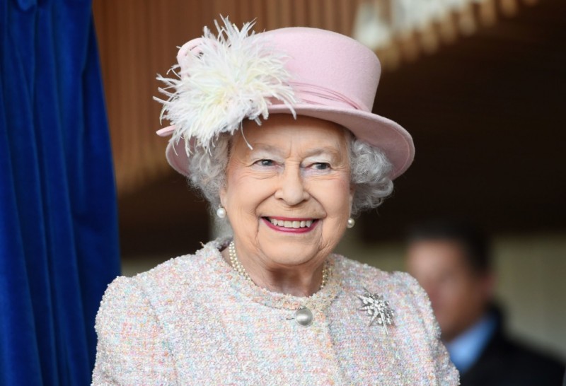【6upoker】英國女王最後露面「瘀青照」曝光！1打擊成壓垮她稻草