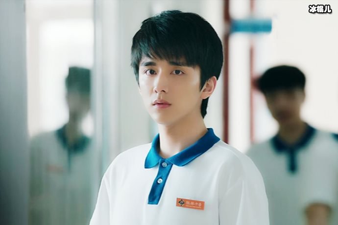 【6upoker】张新成唐制汉服造型本哥终于又穿古装了，快本唱歌舞台太期待