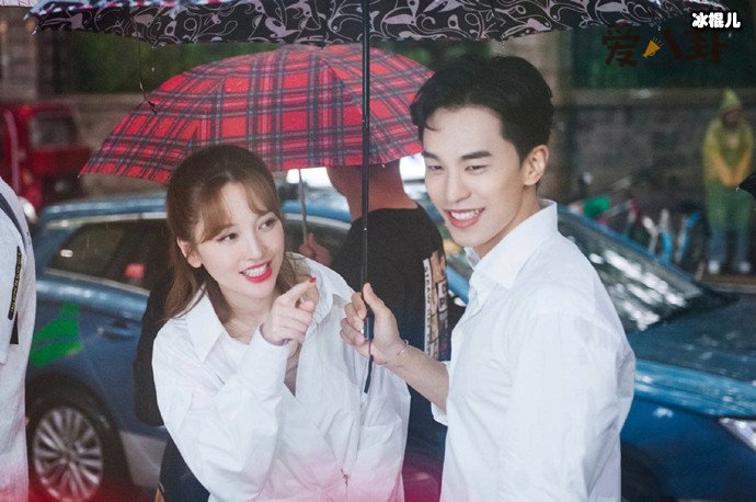 【6upoker】女儿们的恋爱盛况是什么背景? 是海归富二代金莎为何拒绝他