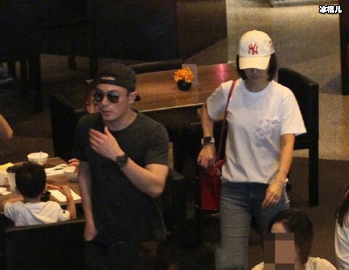 【6upoker】林心如与家人首同框 为何女儿如此乖巧却遭到粉丝怒斥?