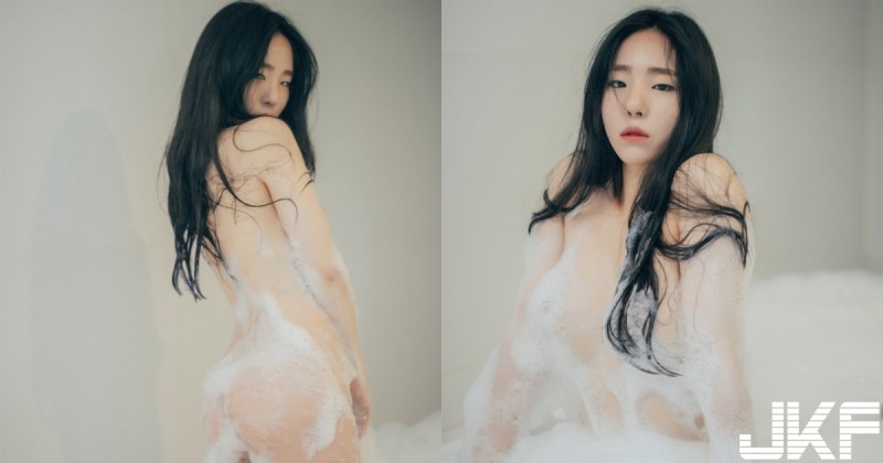 【6upoker】國王的新衣！「白嫩美乳正妹」上空泡泡衣超香豔，「一絲不掛」詮釋冷豔的激情！