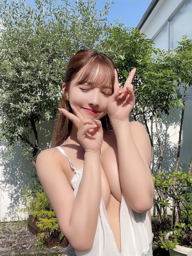 【6upoker】「三上悠亚」出道七周年!「性感爆乳」送粉丝福利,宣布自立门户当老板!