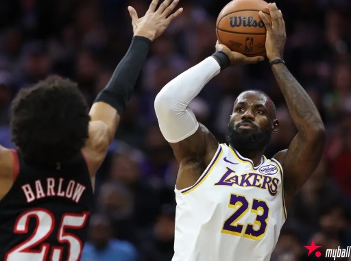 大发体育-詹姆斯29+7+6末节12分 湖人险胜76人避免连败,大发助力你的致富之路!