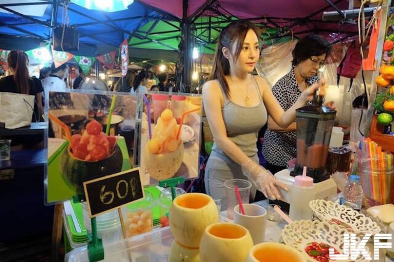 【6upoker】網友逛夜市偷拍「豪乳果汁妹」被各大論壇瘋傳！沒想到當地網友全都暴動了…