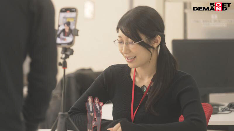 【6upoker】守屋芳乃(SDJS-365) 168公分F罩杯SOD长腿巨乳美女秘书「守屋芳乃」最新作中出解禁!